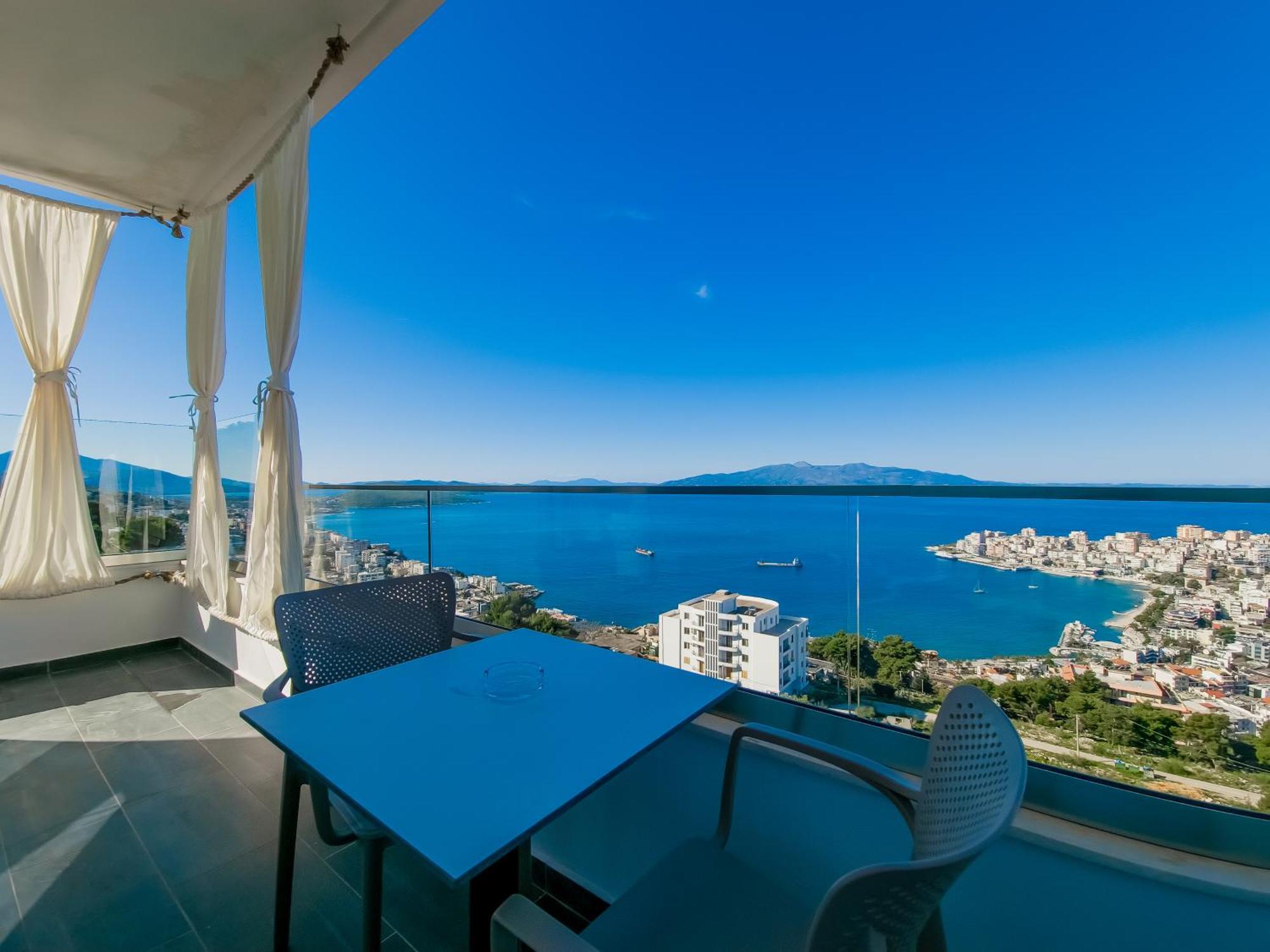 Sunset Shoreline - Sea View - Free Private Parking - Pool Hotel Saranda