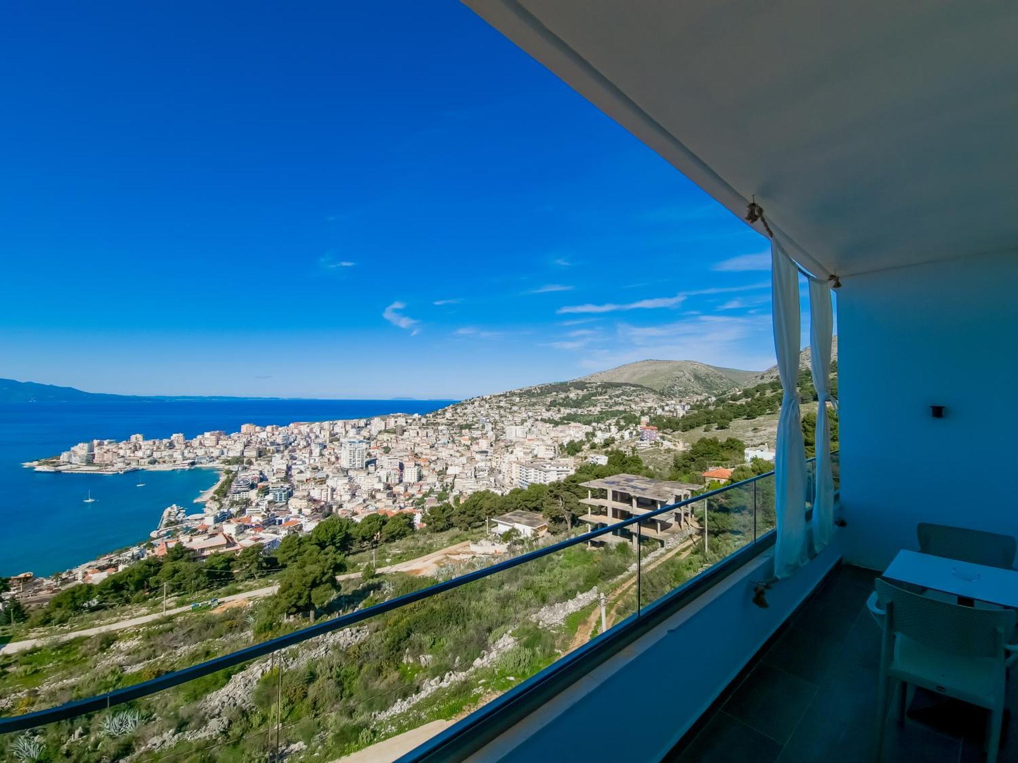 Hotel Sunset Shoreline - Sea View - Free Private Parking - Pool Saranda