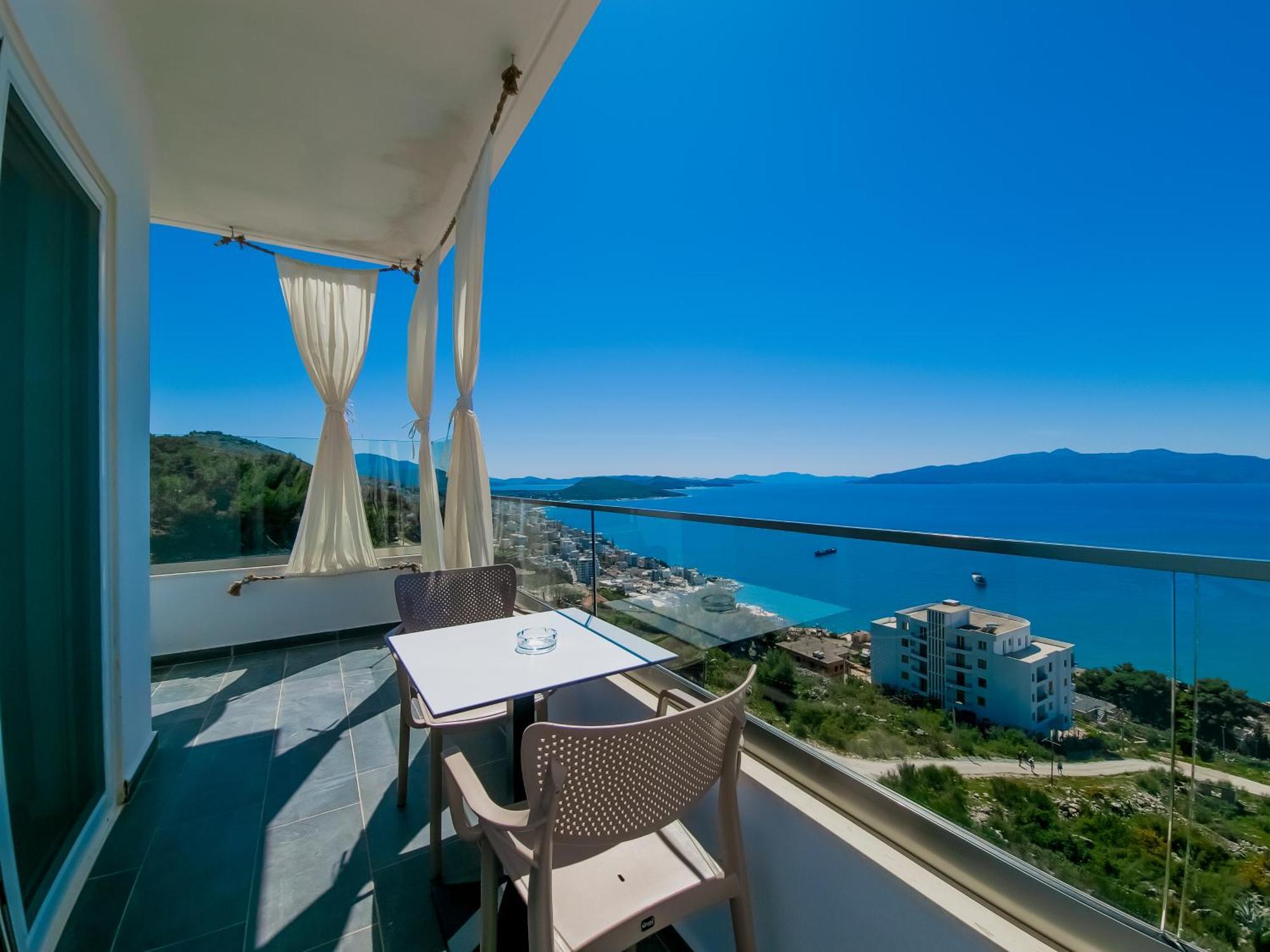 Sunset Shoreline - Sea View - Free Private Parking - Pool