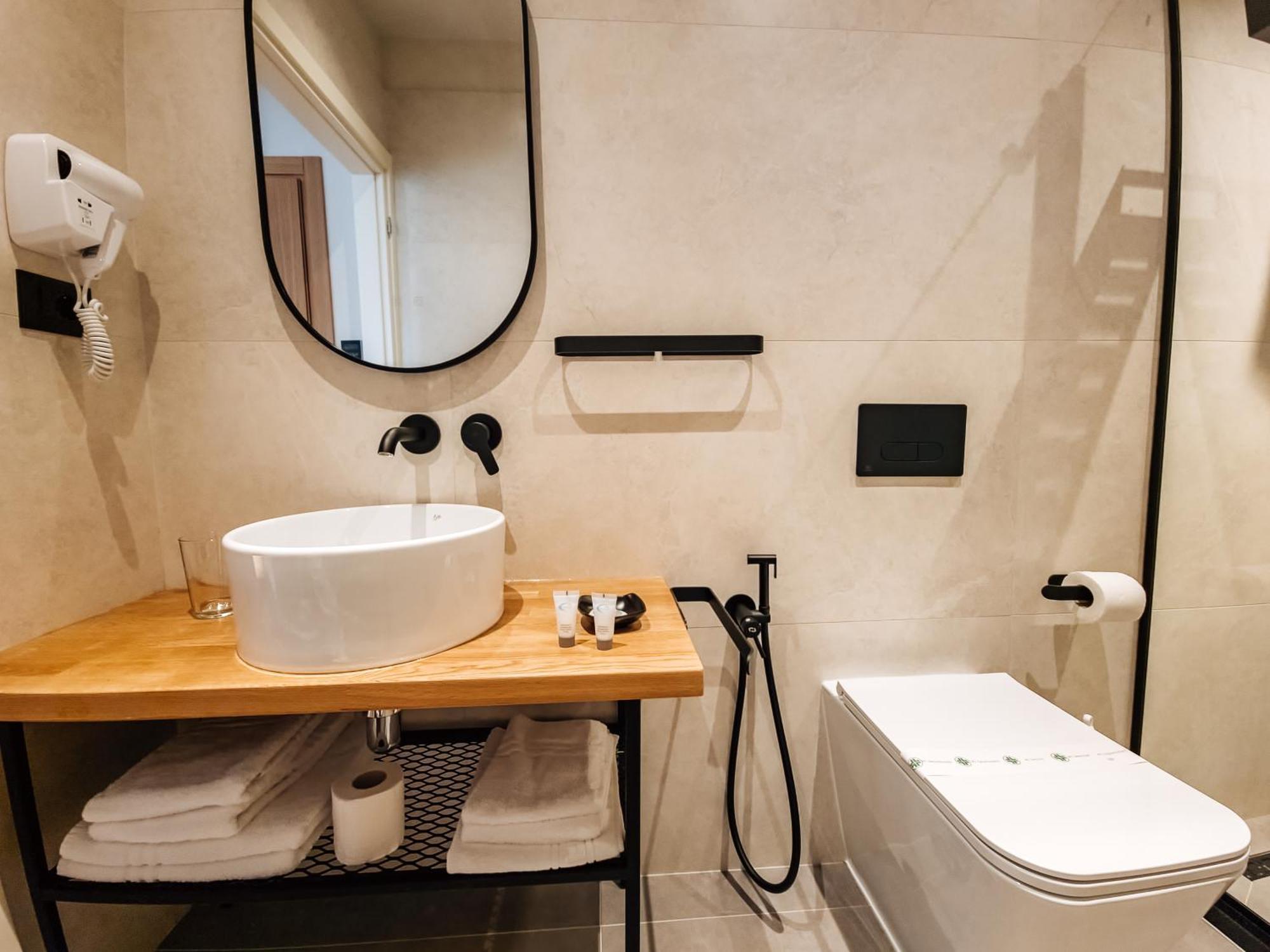 Sunset Shoreline - Sea View - Free Private Parking - Pool Saranda