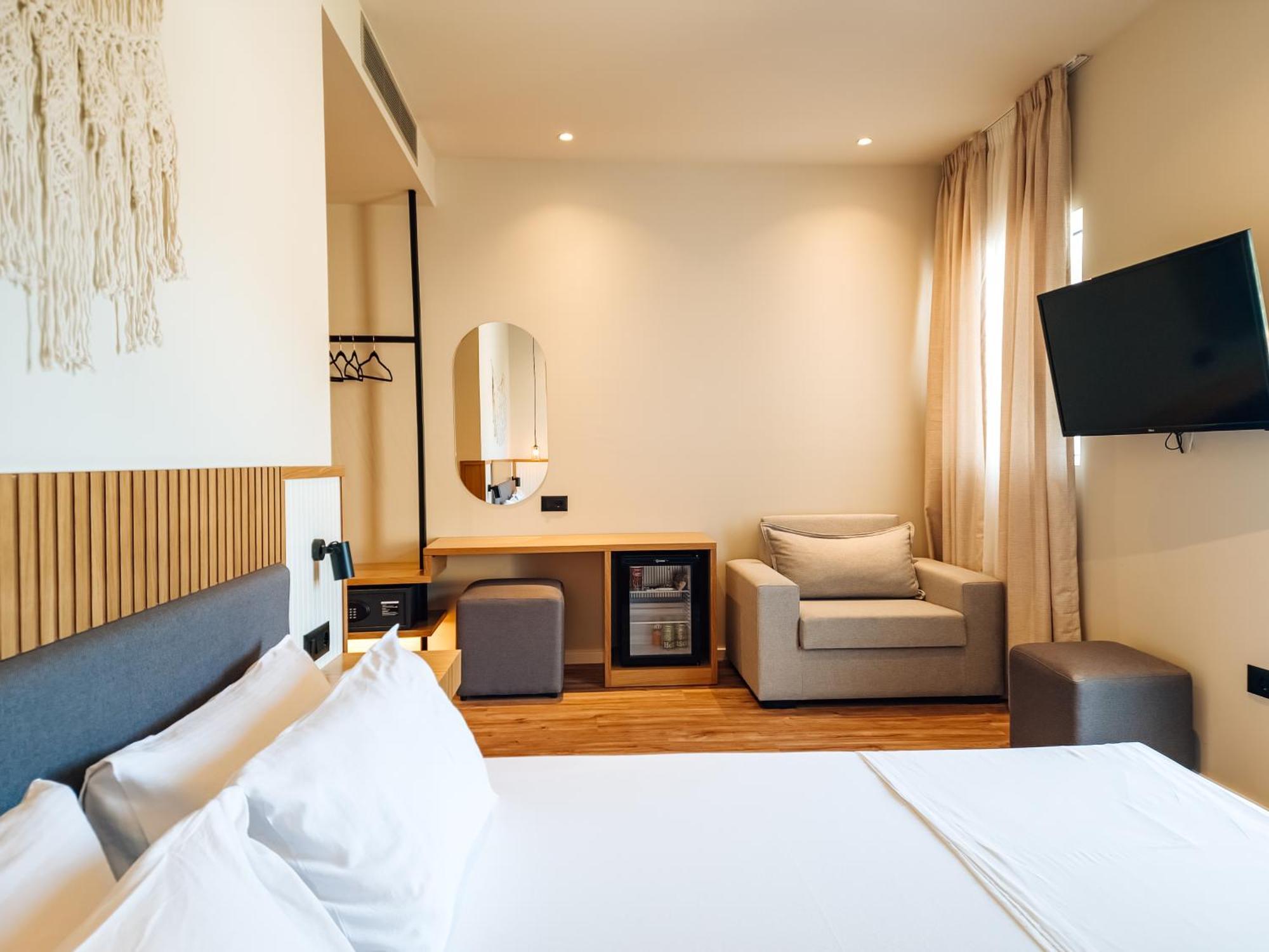 Hotel Sunset Shoreline - Sea View - Free Private Parking - Pool