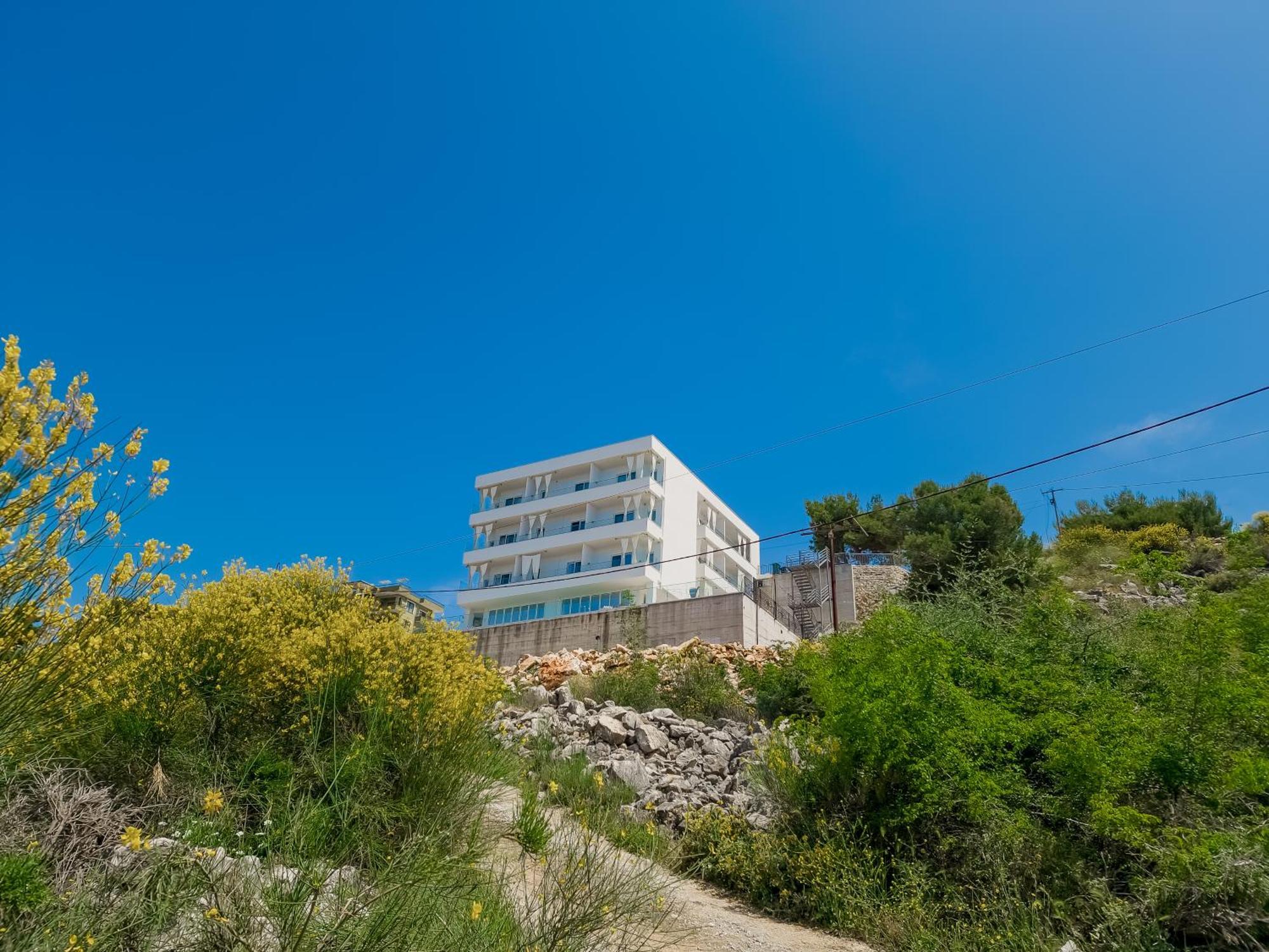Sunset Shoreline - Sea View - Free Private Parking - Pool Hotel