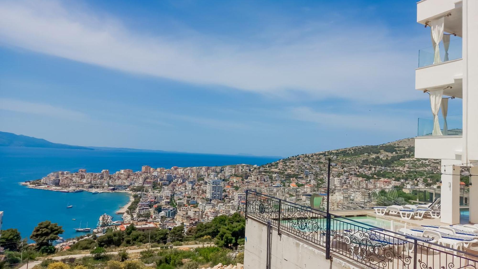 Sunset Shoreline - Sea View - Free Private Parking - Pool Hotel