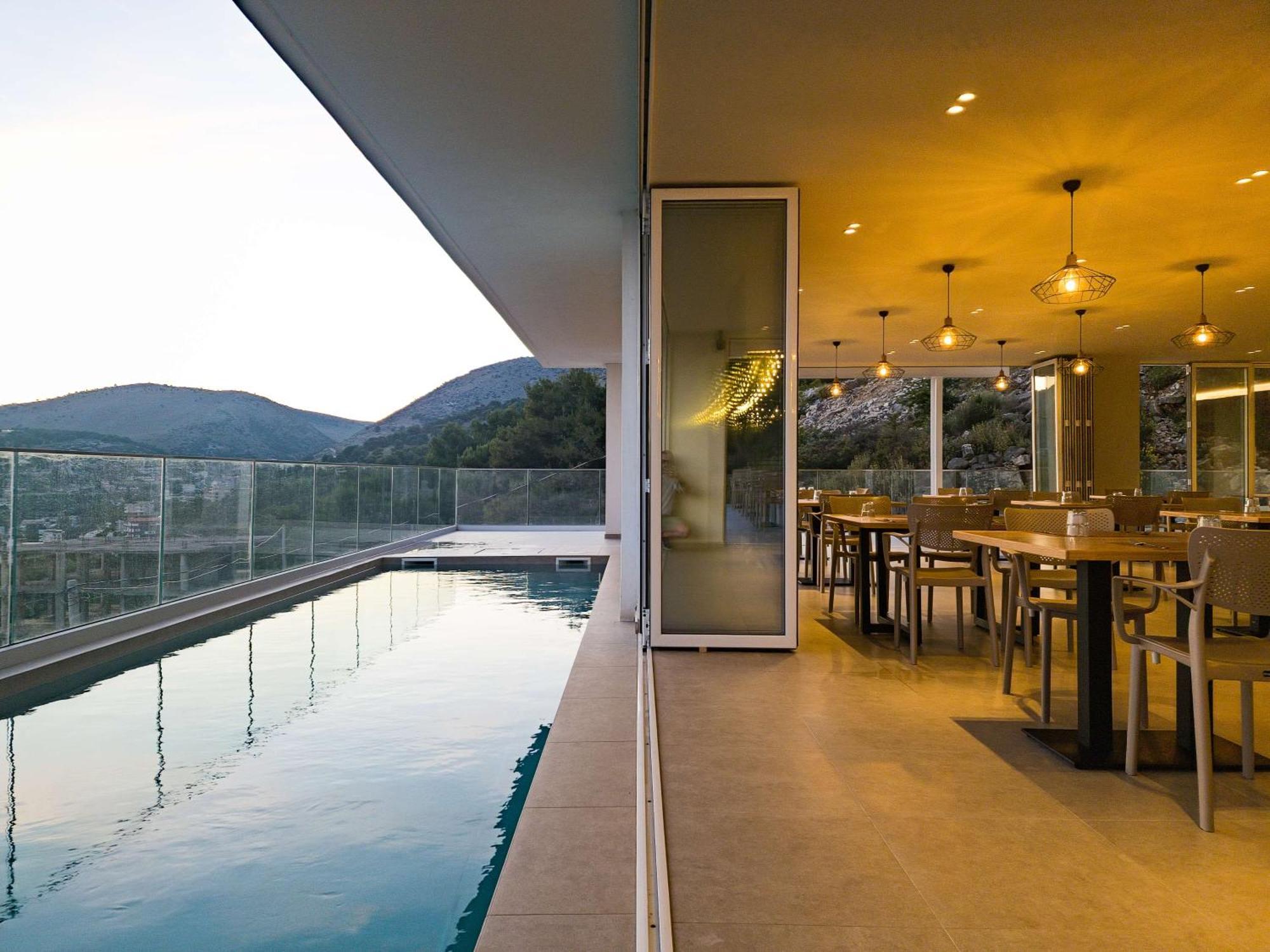 Sunset Shoreline - Sea View - Free Private Parking - Pool Saranda