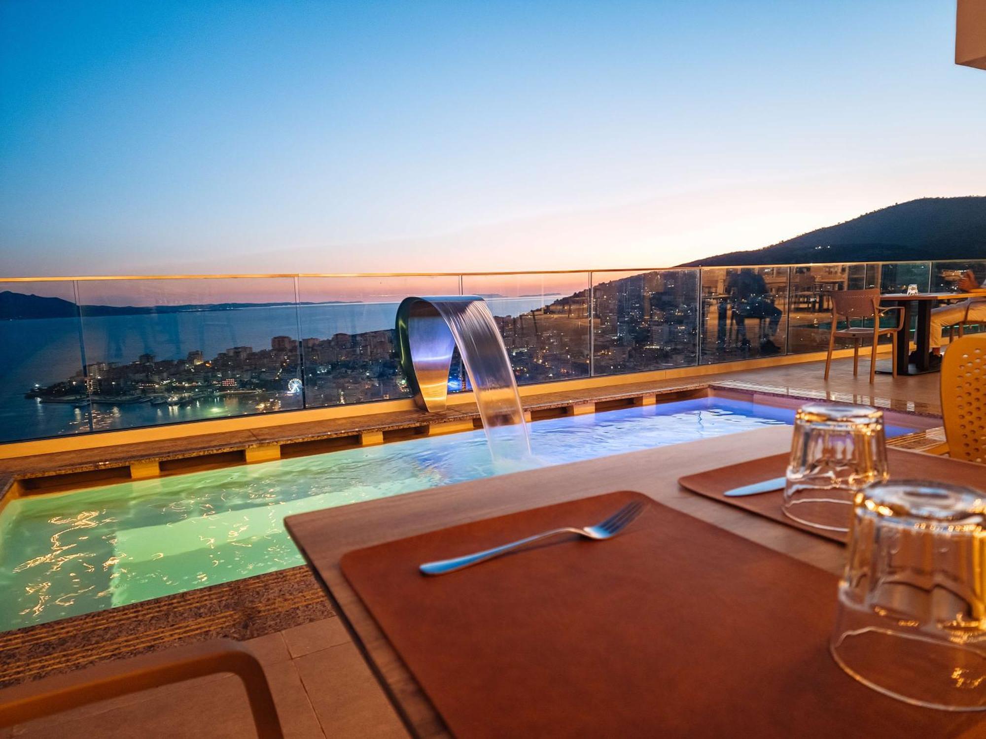 Sunset Shoreline - Sea View - Free Private Parking - Pool Saranda